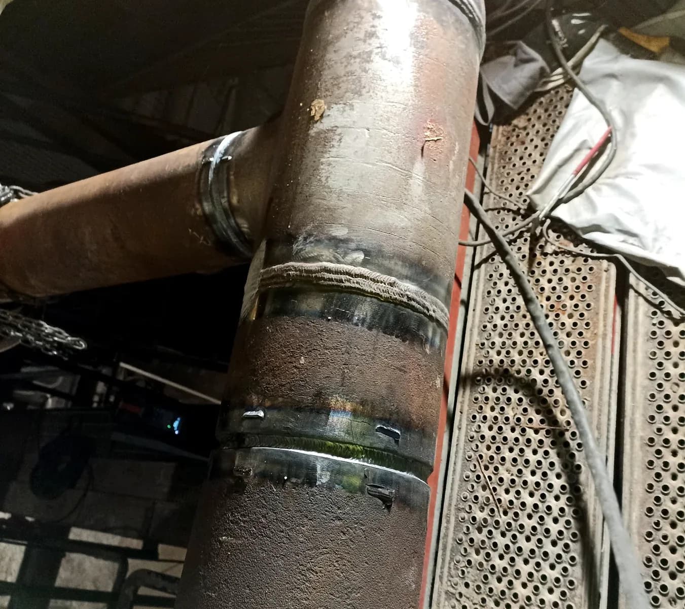 Pipe welding and repair work at Metsä Husum