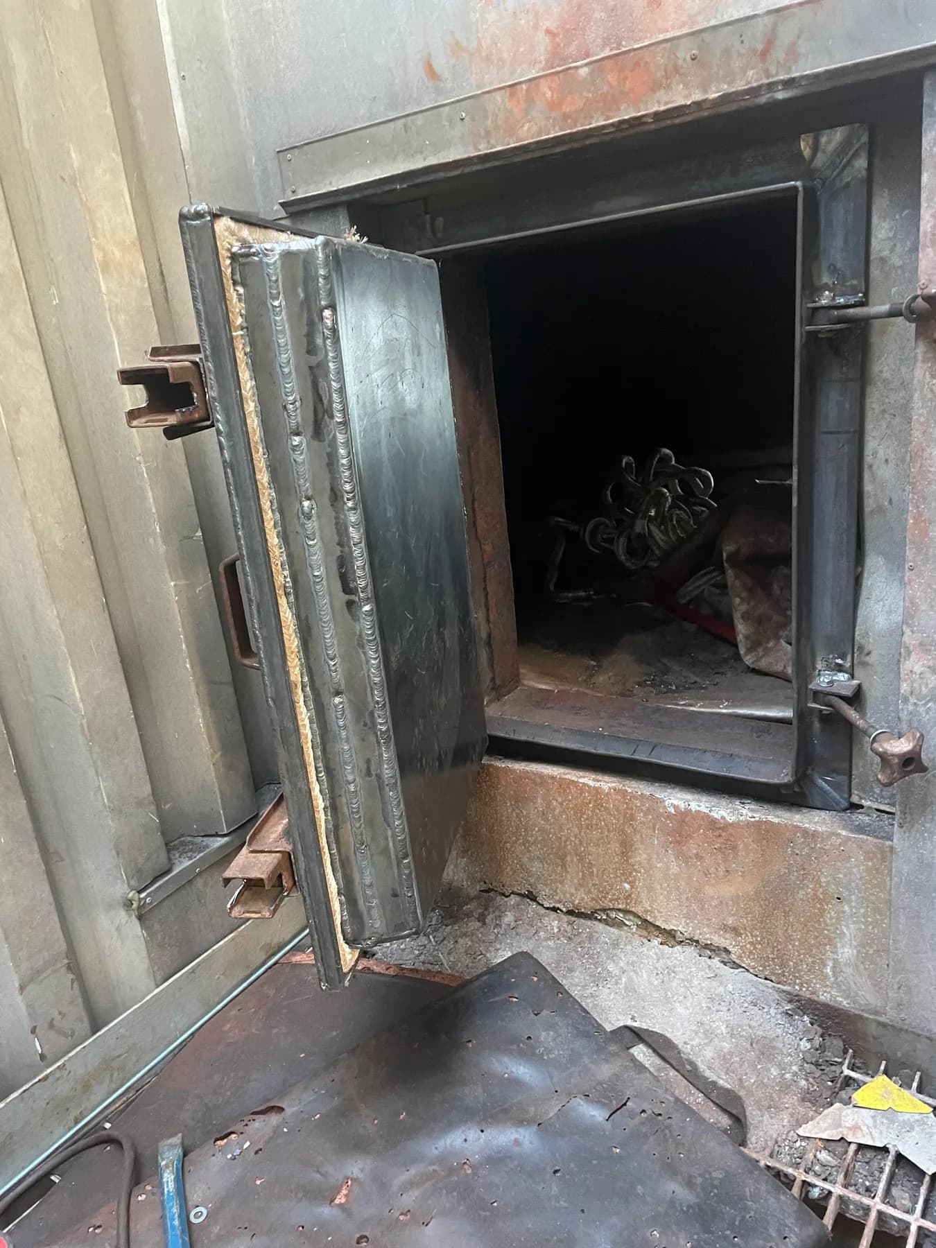 Boiler access door replacement and repair work at SYSAV in Malmö